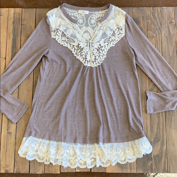 entro Tops - Size Small Entro Boutique Top With Lace Trim